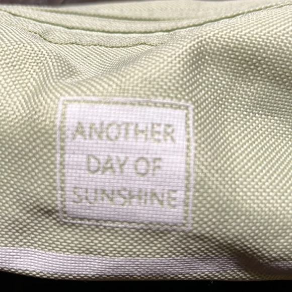 Color: Green - Picture 5 of 8